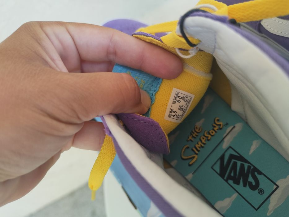 Лимитирана серия Vans The Simpsons, DKNY