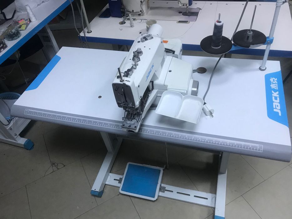 Mașină de cusut nasturi combinată Jack JK-T1377E-B Direct Drive
