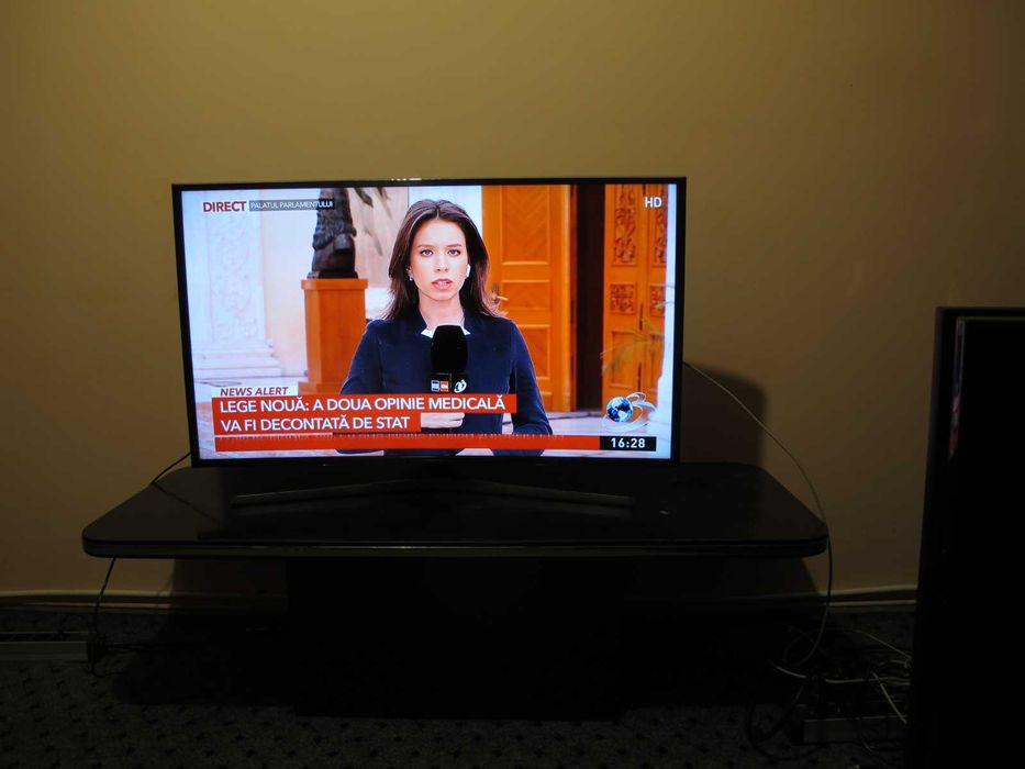 Televizor Led Smart Ultra 4K Curbat  SAMSUNG 101cm model UE40JU6770