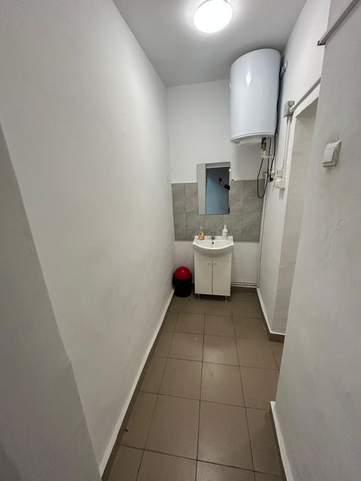 Închiriez spațiu comercial 75 mp