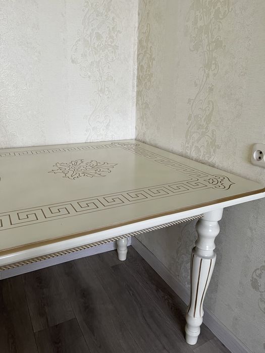 Продаю стол в отличном состоянии