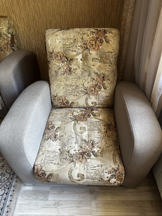 Диван (раскладной) с 2 креслами