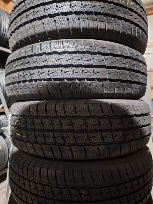195 70 15c Vand 4 anvelope Allseason sunny