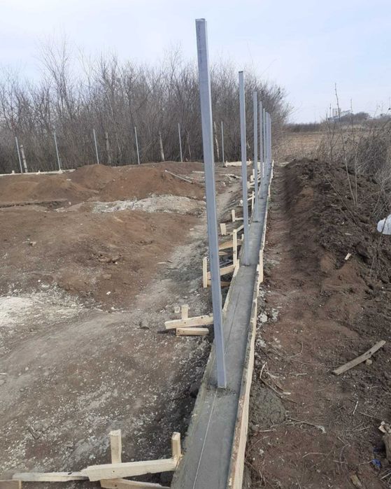 Vând garduri și porți din plasa burdurata și pahare de beton