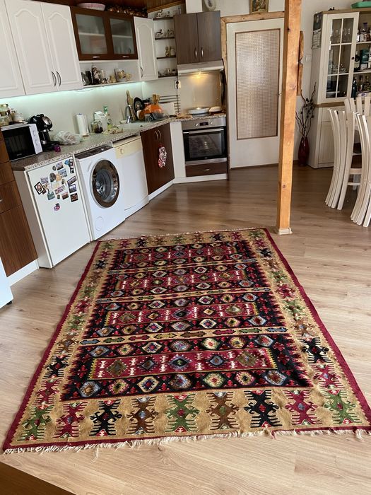 Чипровски килим ръчна изработка.