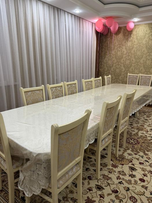 Стуль и стулья для зала