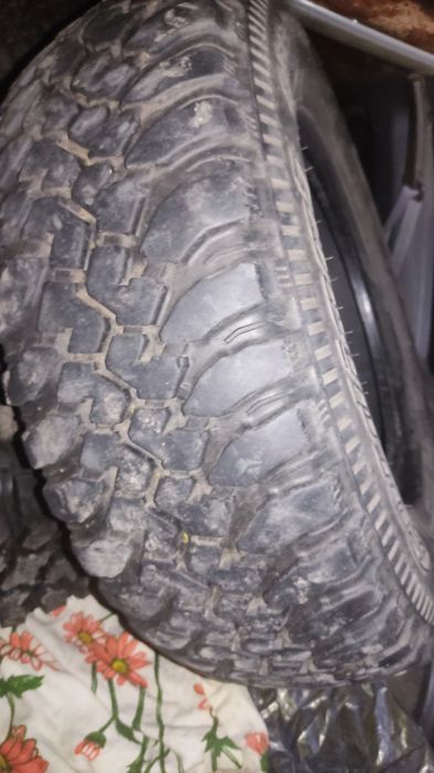 Продам комплект шин