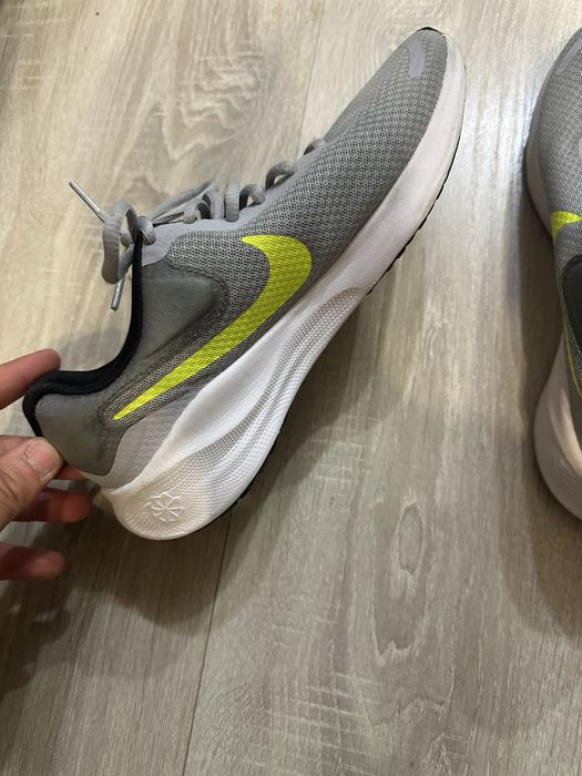 Adidasi Nike marimea 39