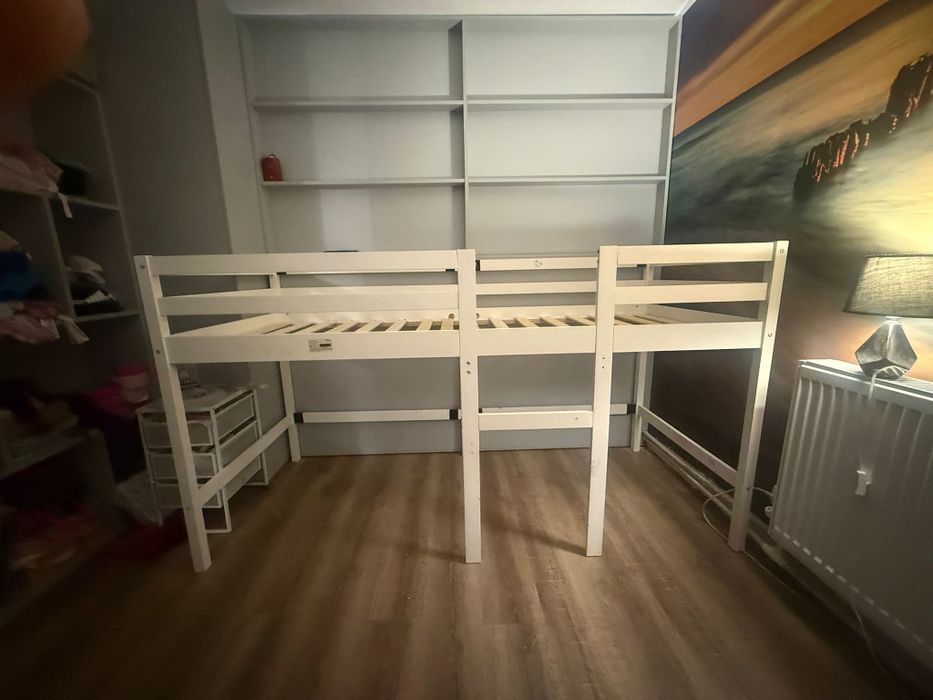 Pat copii supraetajat