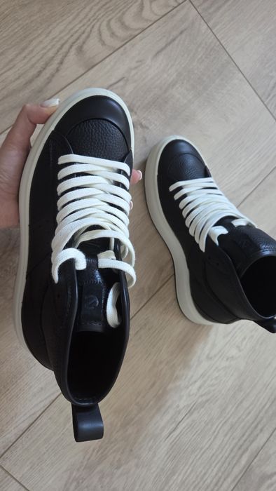 Продам ботинки Ecco