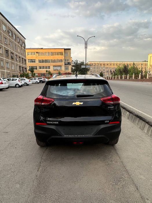 Tracker 2  sotiladi 2023 yil yengi yurmagan moshina