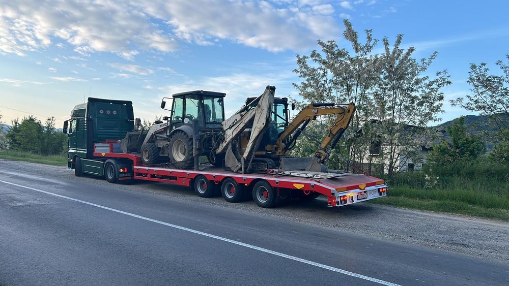 Tractari auto si utilaje Transport Trailer