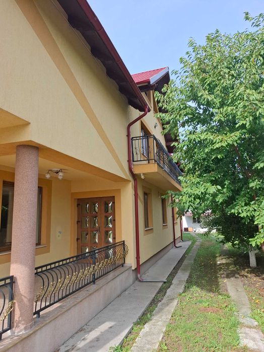 casa si teren de vanzare