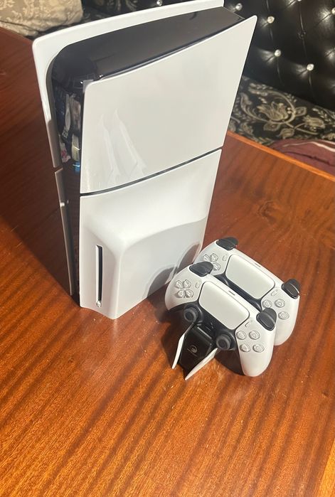 PlayStation 5  1tb + 2 контролера