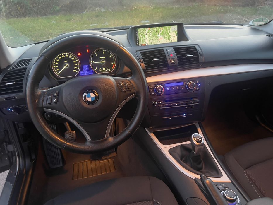 BMW Seria 1 / 123d / Bi-Turbo 204 Cp / Incalzire volan / Harman Kardon
