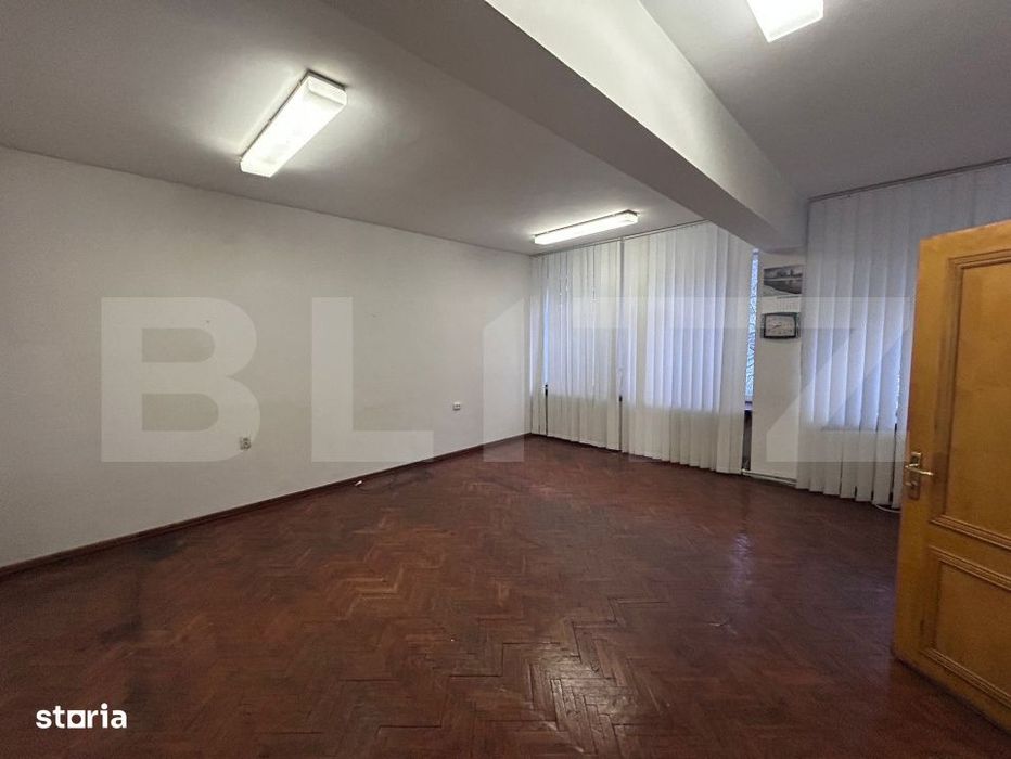 Spatiu de birouri, 231.74 mp, 8 camere, zona Colegiul Fratii Buzesti