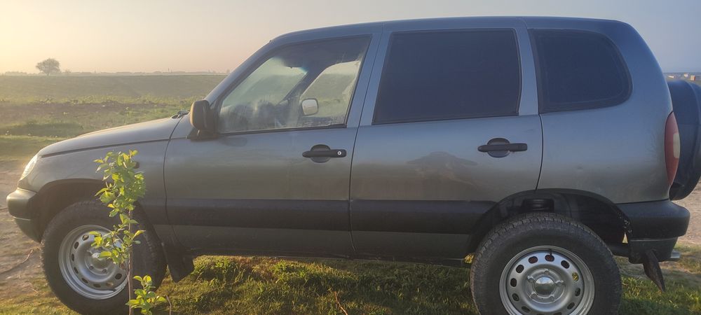 Chevrolet niva 2004