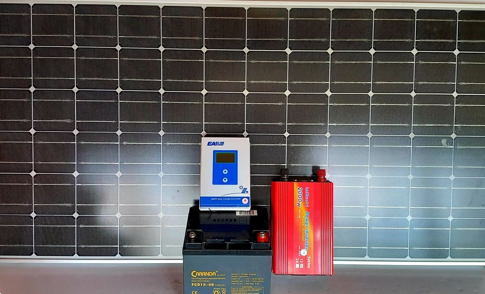 Kit fotovoltaic Siemens panou monocristalin, putere invertor 2kW