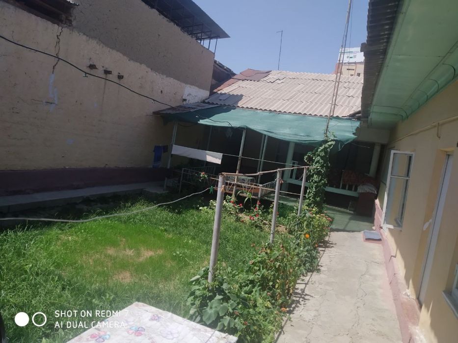 Яшнобод районида 8 хонали участка сотилади