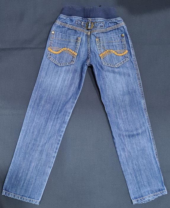 Джинсы для мальчика фирмы Mothercare