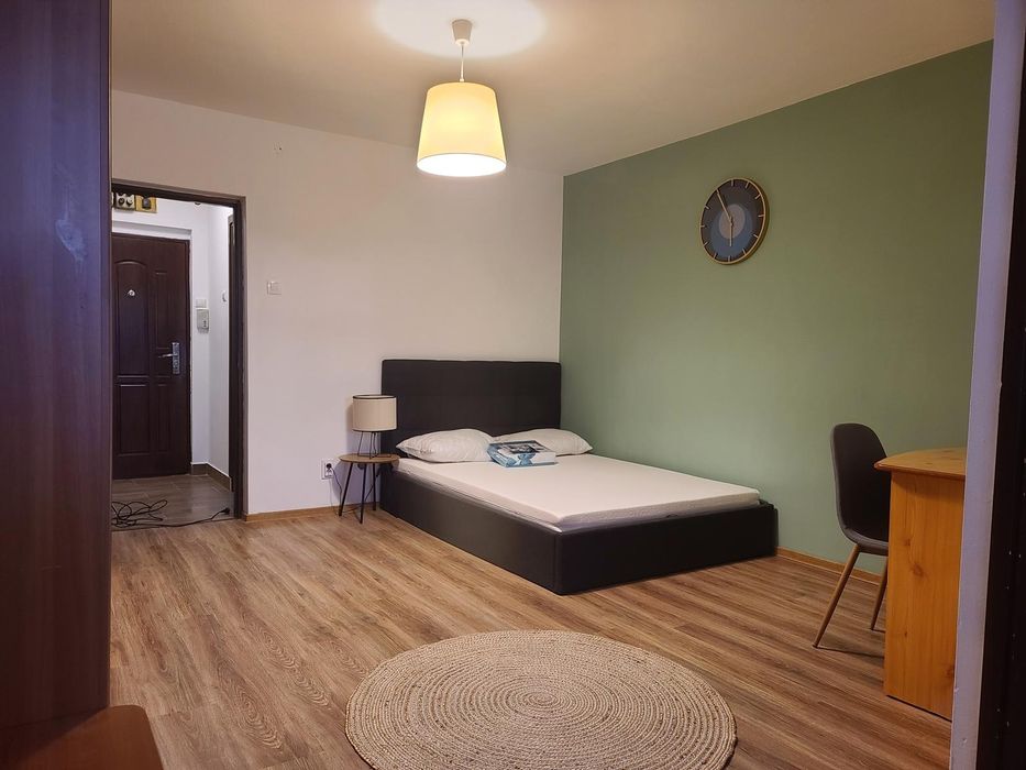 Garsoniera craiovei de închiriat