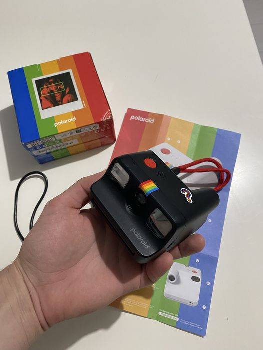 Cameră instant Polaroid Go + cutie + cablu USB