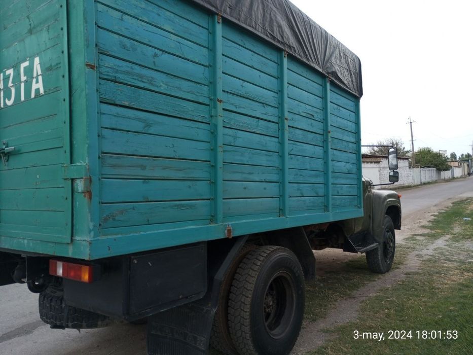 Moshinani nomi Zil 130