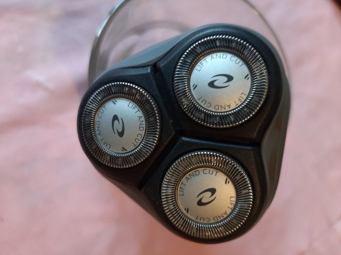 Aparat de barbierit electric uscat Philips PT 725