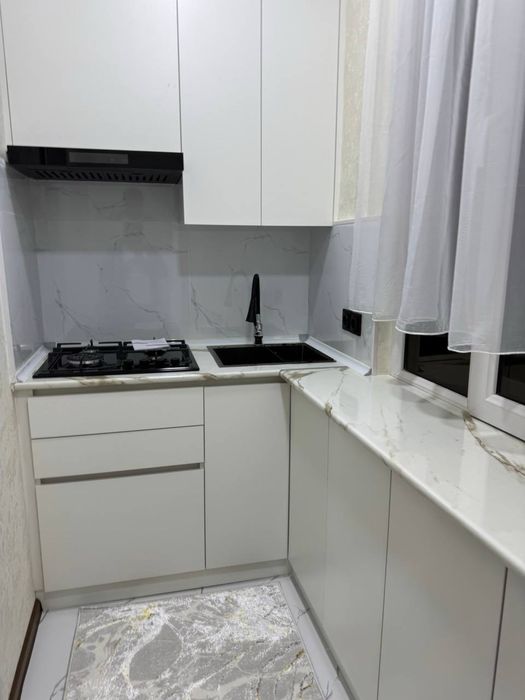 Продаеться 2х комнатная квартира на Мирзо Улубеке