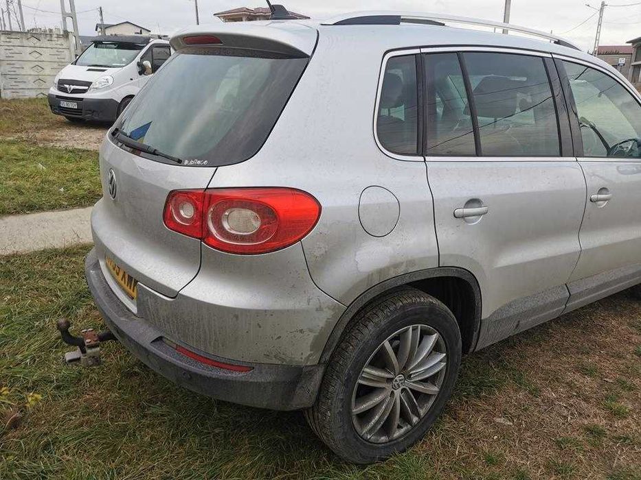 hayon cu luneta vw tiguan la7w hayon tiguan 2010