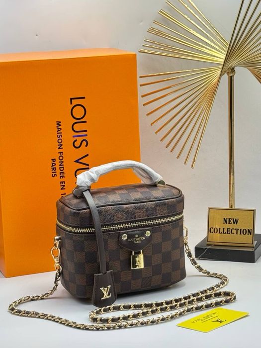 Geanta Louis Vuitton Noua !!! Dimensiuni 22/13 !!!