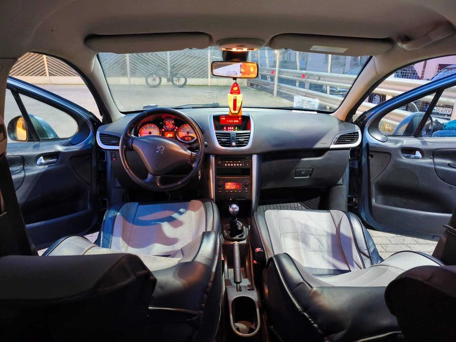 Peugeout 207 1.4 benzina 2008