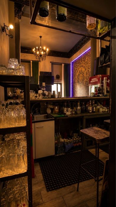 Se vinde afacere la cheie în Piața Ovidiu – Cafenea & Cocktail Bar