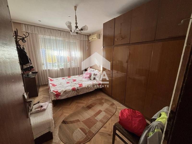 Многостаен апартамент в кв. "Училищни"