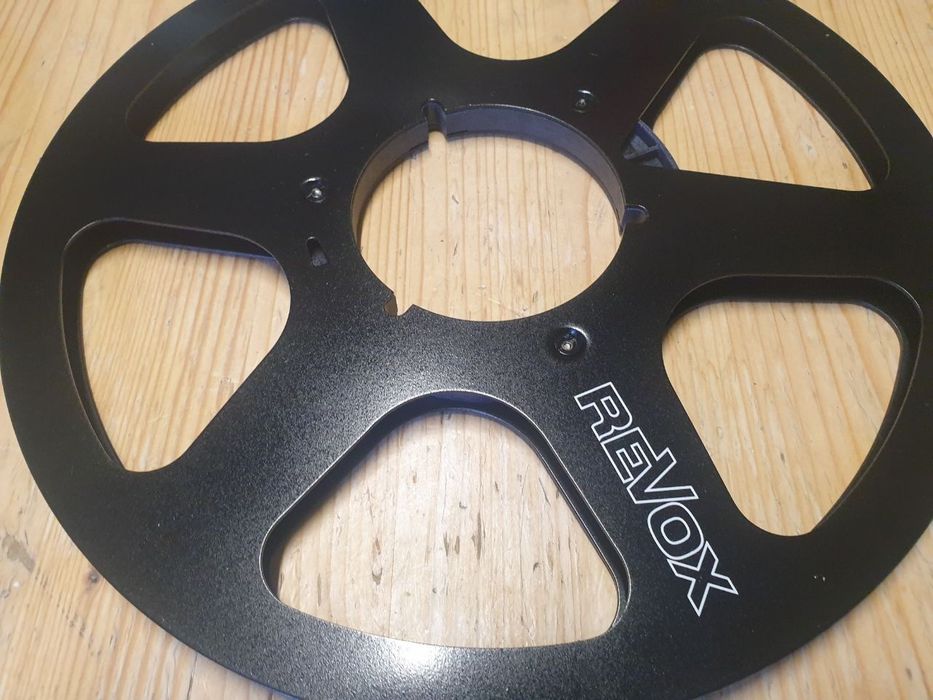 26,5см 10,5" Revox Ревокс Метални ролки за магнетофон.
С лента и кутия