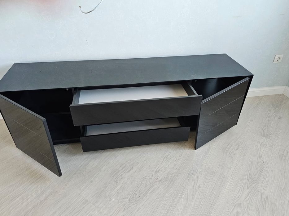 Продам полку под телевизор