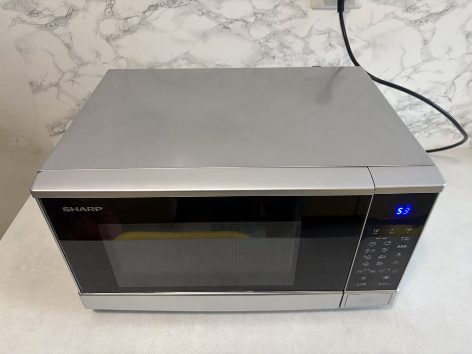 Cuptor cu microunde Sharp digital – stare ca nou