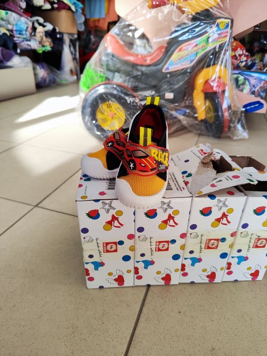 Детски пантофи за момче