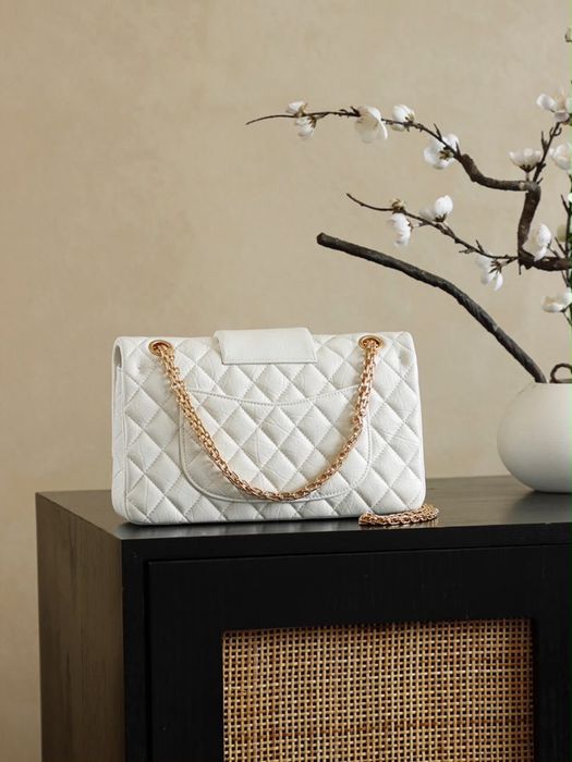 Geanta Chanel White Paris-Moscow double flap pe comanda