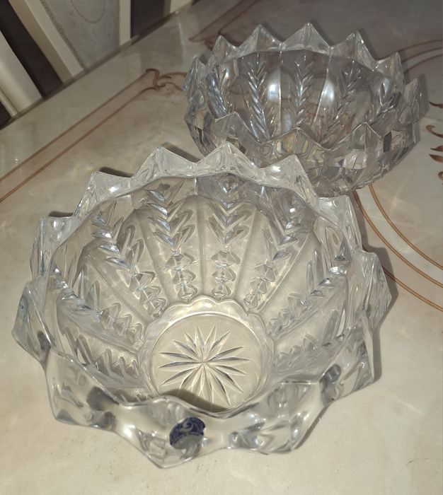 Хрустальные вазы- фруктовницы