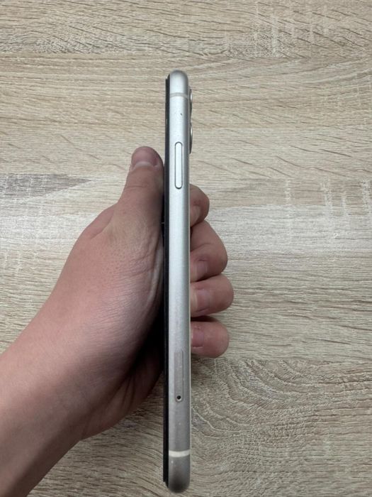 Продаю Iphone 11