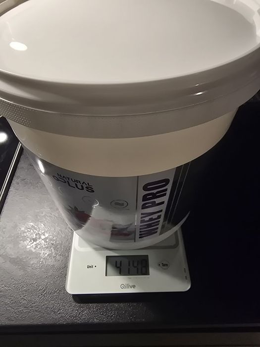 Vând pudra proteica Natural Plus la  preț avantajos
