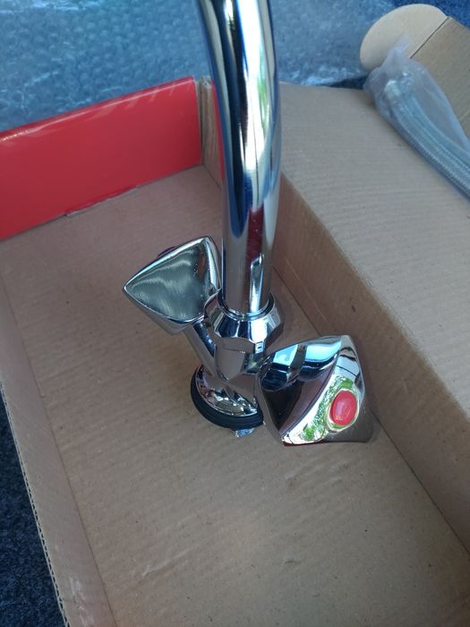 Смеситель для мойки .