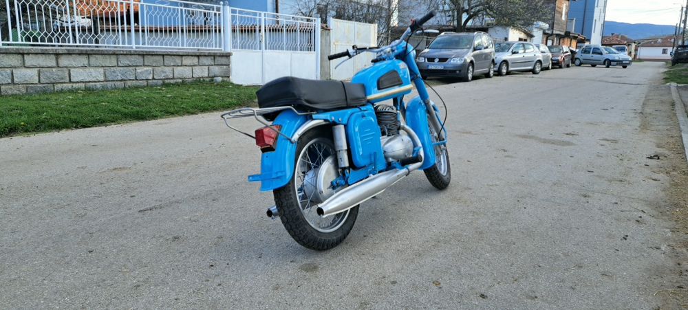 Продавам Восход 175