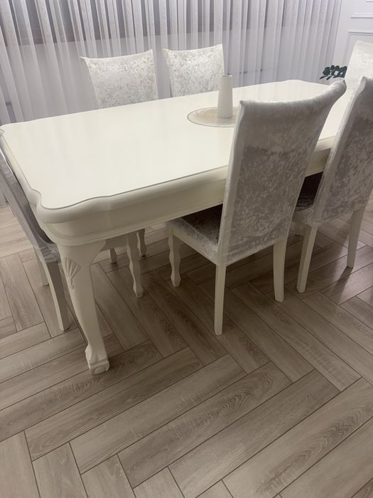 Продам стол и стулья