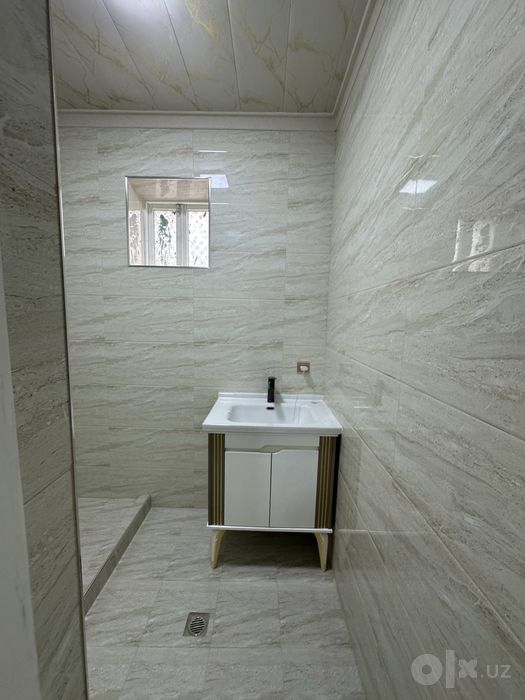 Продается квартира на первом этаже 2 комнаты 60 квадратов
