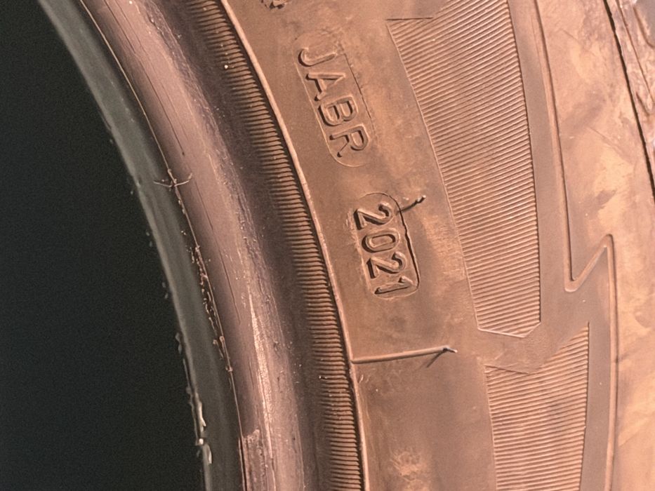2 anvelope iarnă Goodyear UltraGrip Performance 225/60 R18 104V M+S SUV
