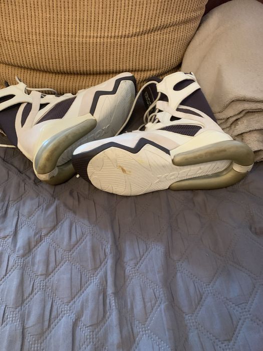 Nike Box aproape noi fara cutie