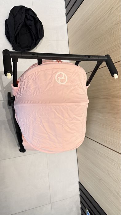 Carucior sport Cybex Gold Libelle Roz Candy Pink cu cadru negru