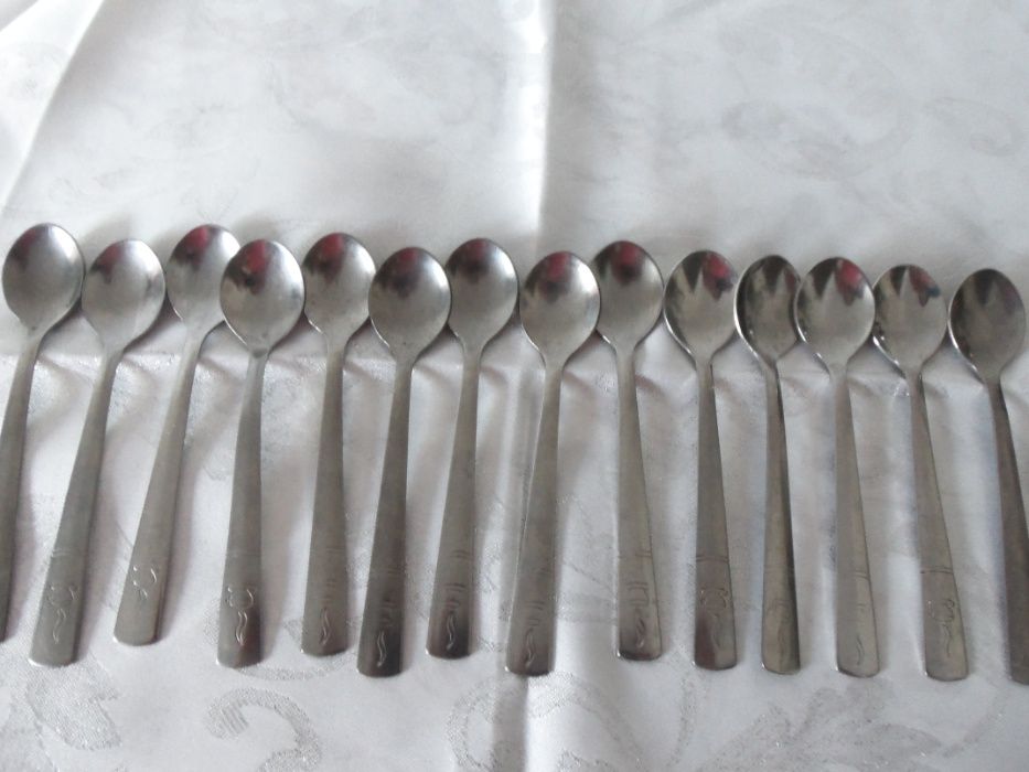 Порцеланов кувшин/каничка, Прибори за хранене.Чинии-дълбоки и плитки.